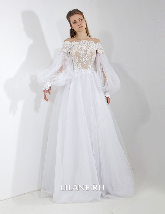 Дизайнерское свадебное платье А-силуэт Amelie с идеально сидящим корсетом и воздушной юбкой.