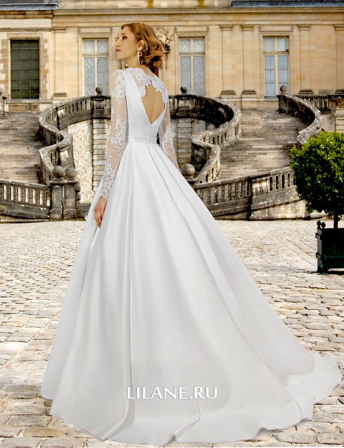 Дизайнерское свадебное платье А-силуэт Iness с идеально сидящим корсетом и воздушной юбкой.