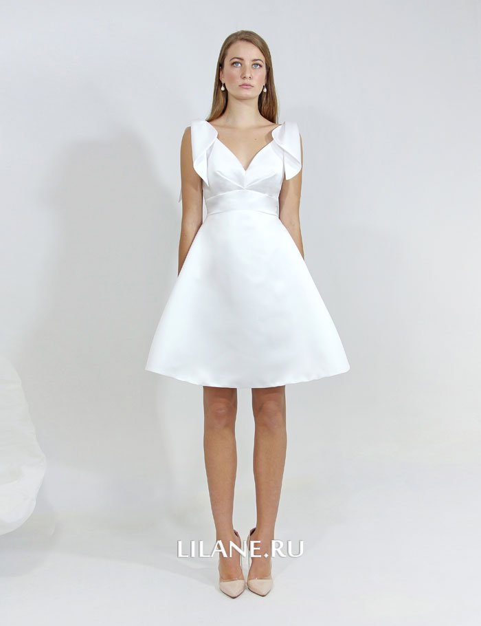 Короткое белое атласное свадебное платье Liza с V-образным вырезом
